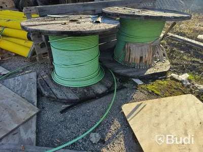 Markrör och kabel.