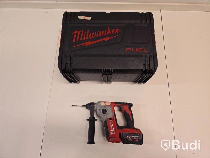 2 st slagborrmaskiner från Milwaukee.