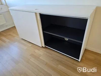 Dokumentskåp med skjutdörrar
