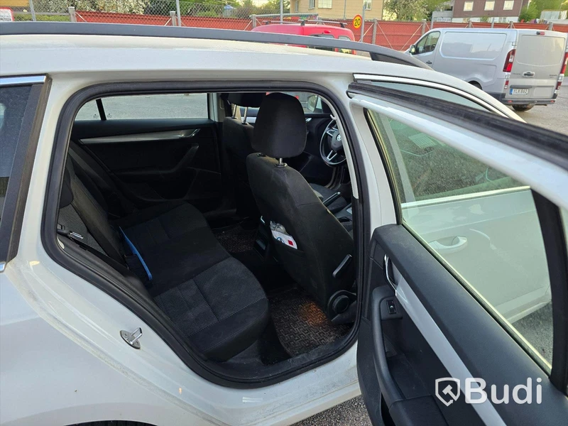 Personbil SKODA OCTAVIA, 2013.