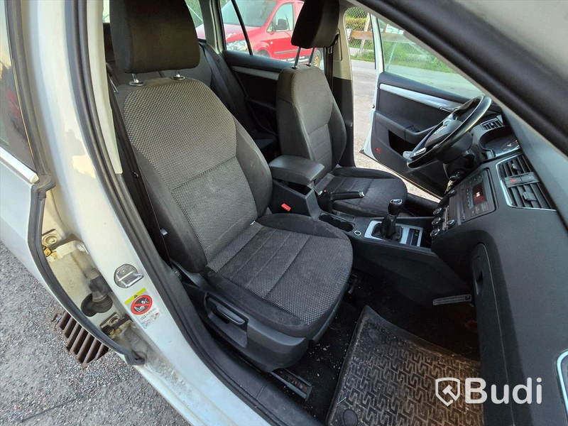Personbil SKODA OCTAVIA, 2013.