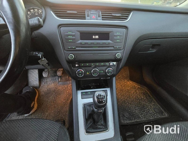 Personbil SKODA OCTAVIA, 2013.