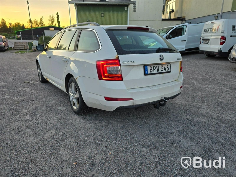 Personbil SKODA OCTAVIA, 2013.