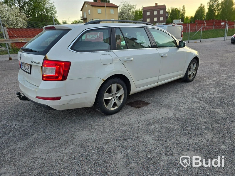 Personbil SKODA OCTAVIA, 2013.