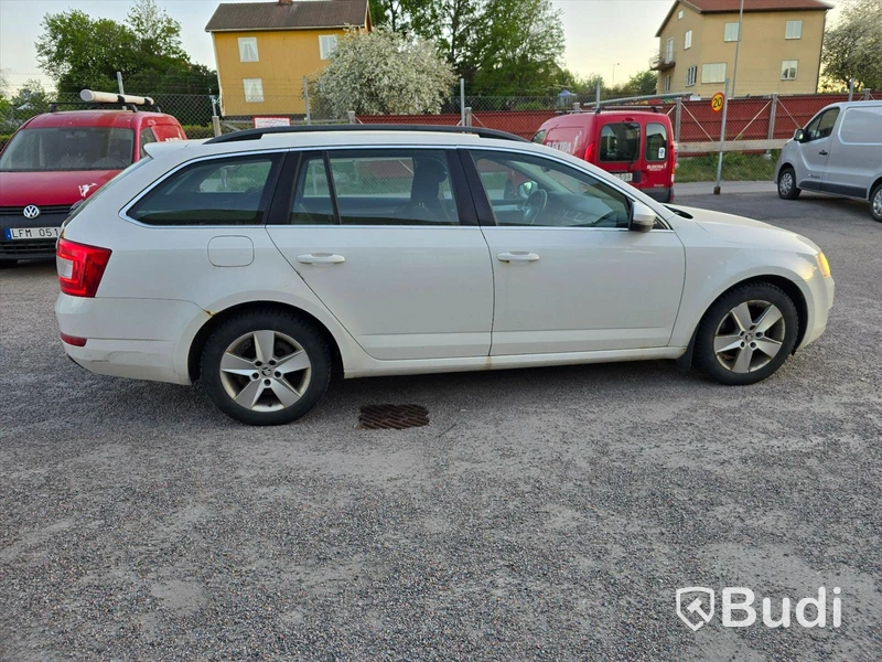 Personbil SKODA OCTAVIA, 2013.