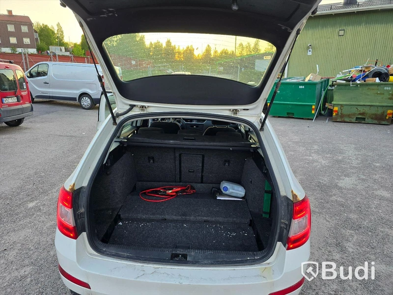 Personbil SKODA OCTAVIA, 2013.