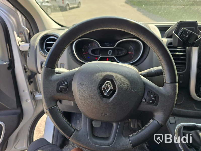 Personbil RENAULT TRAFIC, 2018.
