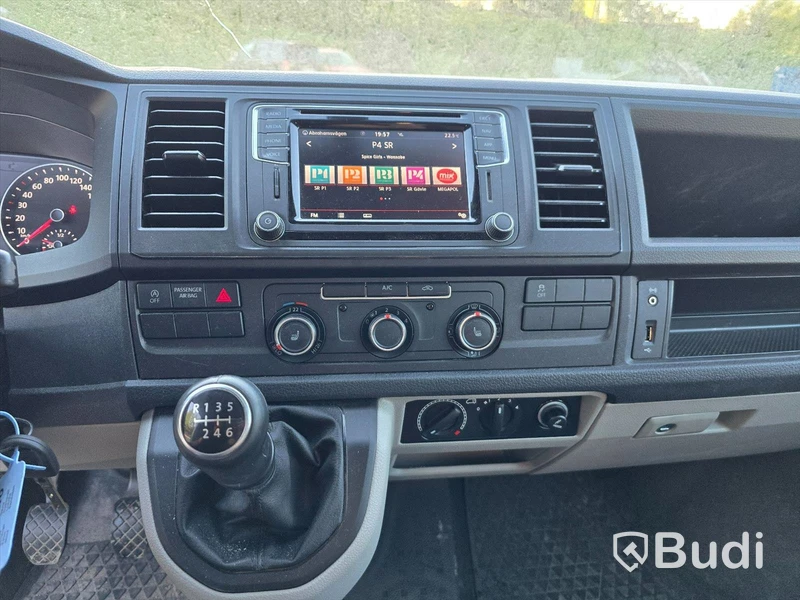 Personbil VOLKSWAGEN TRANSPORTER, 4Motion, 2019.