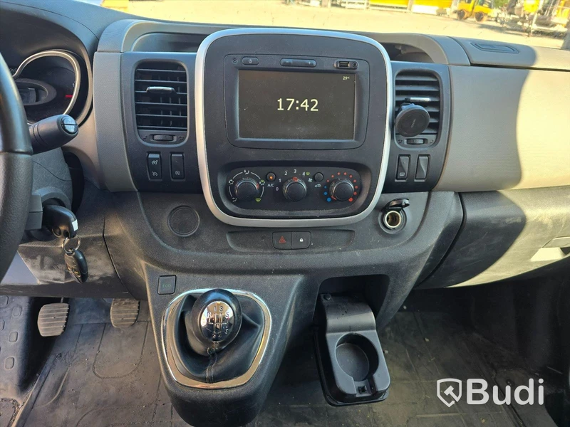 Personbil NISSAN NV300, 2019.