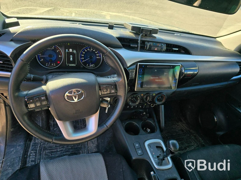 Personbil TOYOTA HILUX, Double Cab, 2016. -