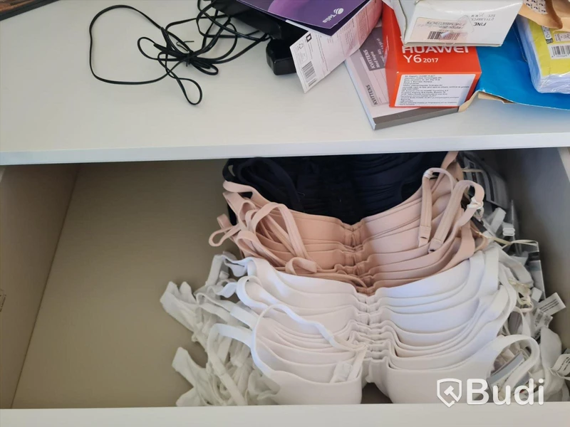 Större parti med underkläder, inköpsvärde ca 400 000 kr