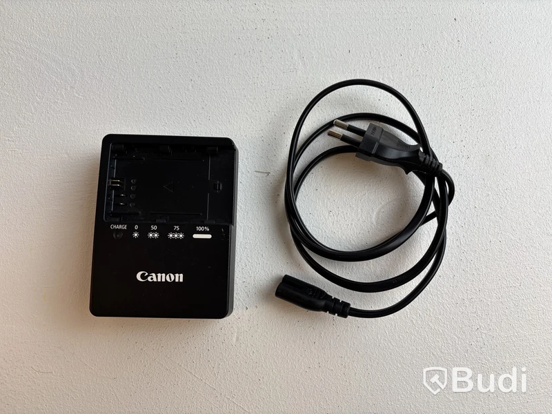 Camera Canon EOS R6 Mark II med Objektiv RF 14-35mm f/4L IS USM