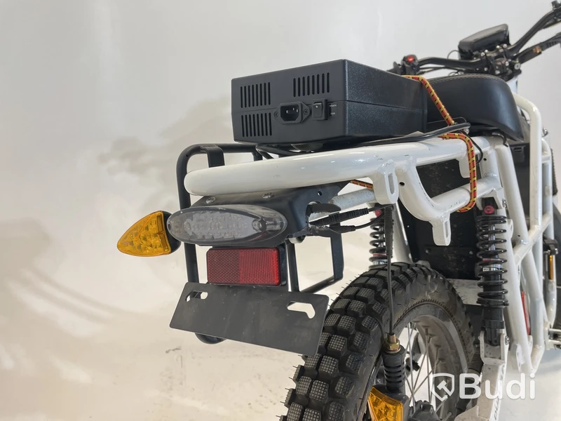 Reservdelsobjekt Elmoped, UBCO Adventure Bike, samt 1 st. laddare