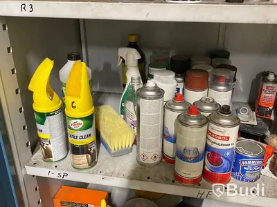 Plåtskåp med diverse kem