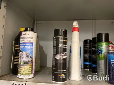 Plåtskåp med diverse kem