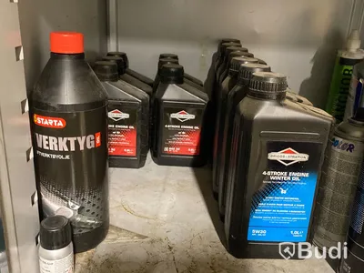 Plåtskåp med diverse kem