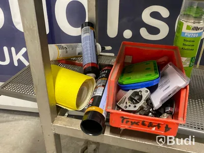 Verktygsvagn med innehåll