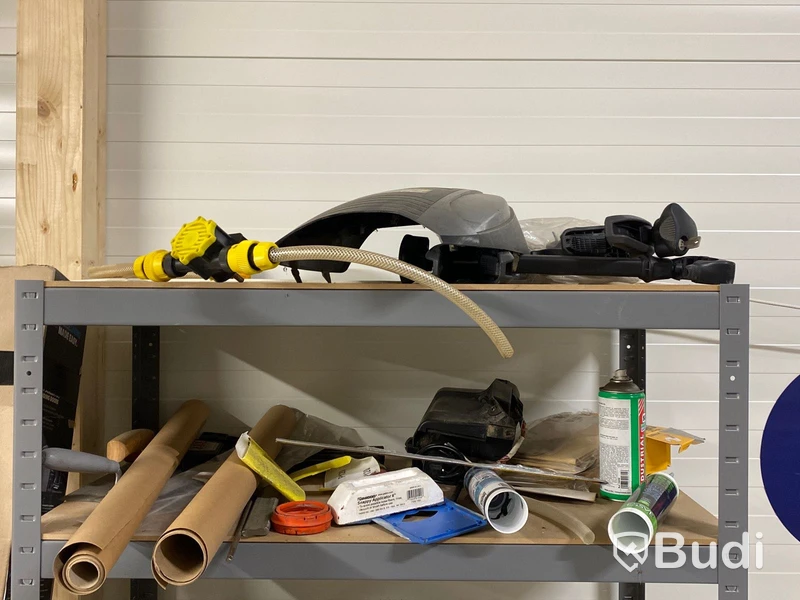 9 st hyllsektioner med innehåll