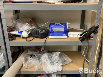 9 st hyllsektioner med innehåll