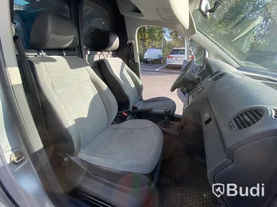 Skåpbil | Volkswagen Caddy Panel Van 1.6 TDI-2013 | Manuell | 75hk | Dubbla skjutdörrar och öppningsbar glastaklucka i skåp