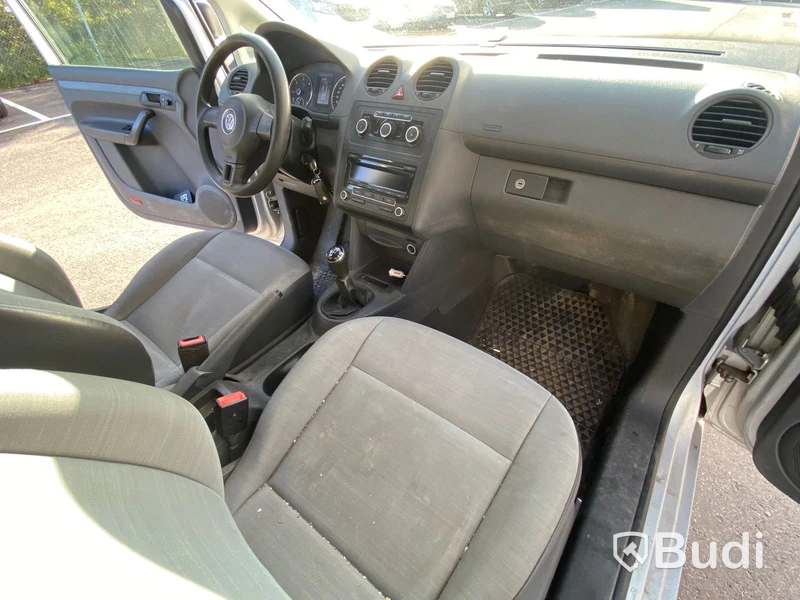 Skåpbil | Volkswagen Caddy Panel Van 1.6 TDI-2013 | Manuell | 75hk | Dubbla skjutdörrar och öppningsbar glastaklucka i skåp