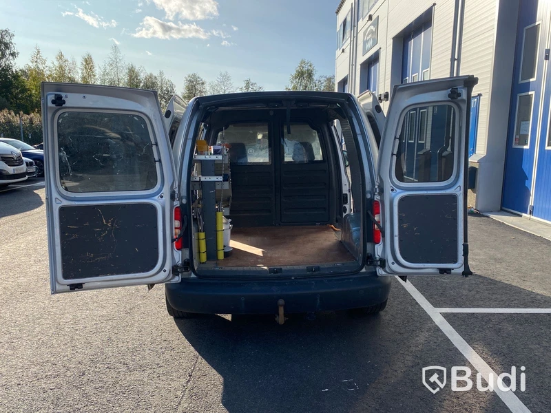 Skåpbil | Volkswagen Caddy Panel Van 1.6 TDI-2013 | Manuell | 75hk | Dubbla skjutdörrar och öppningsbar glastaklucka i skåp
