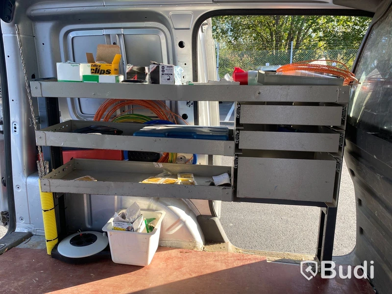 Skåpbil | Volkswagen Caddy Panel Van 1.6 TDI-2013 | Manuell | 75hk | Dubbla skjutdörrar och öppningsbar glastaklucka i skåp
