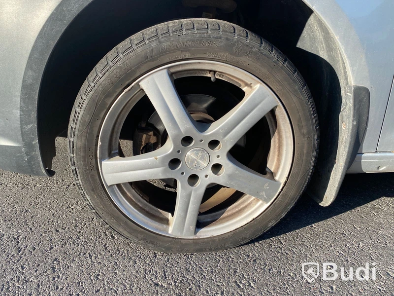 Skåpbil | Volkswagen Caddy Panel Van 1.6 TDI-2013 | Manuell | 75hk | Dubbla skjutdörrar och öppningsbar glastaklucka i skåp