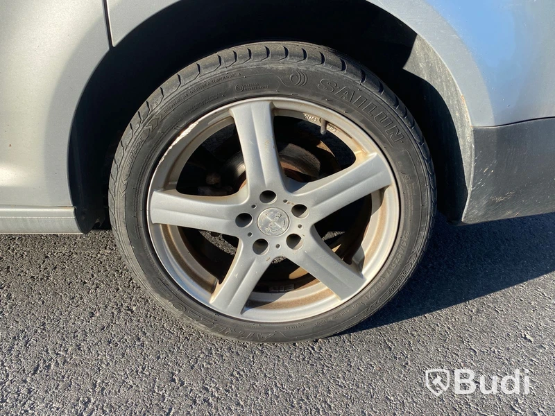 Skåpbil | Volkswagen Caddy Panel Van 1.6 TDI-2013 | Manuell | 75hk | Dubbla skjutdörrar och öppningsbar glastaklucka i skåp