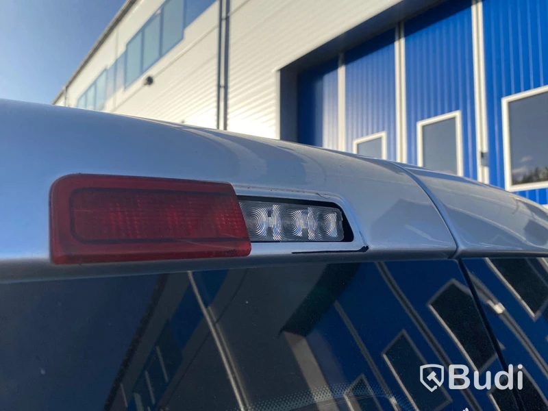 Skåpbil | Volkswagen Caddy Panel Van 1.6 TDI-2013 | Manuell | 75hk | Dubbla skjutdörrar och öppningsbar glastaklucka i skåp