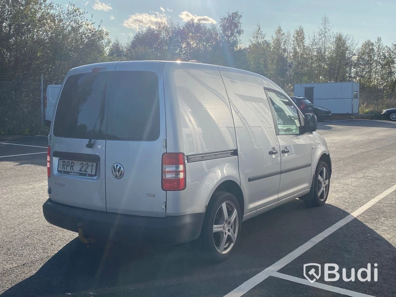 Skåpbil | Volkswagen Caddy Panel Van 1.6 TDI-2013 | Manuell | 75hk | Dubbla skjutdörrar och öppningsbar glastaklucka i skåp