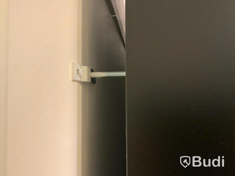 18 sektioner butiksförvaring för böcker, Ej varor endast hyllor, hyllstag och hyllplan
