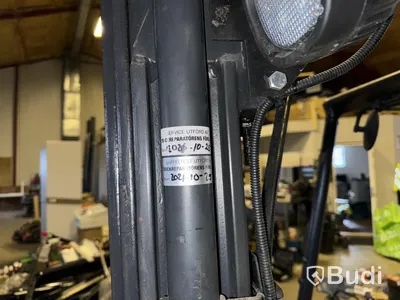 Truck Linde E16Z-02 med laddare och förlängningsgafflar