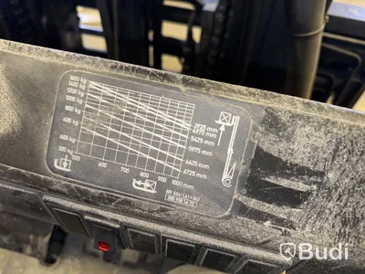 Truck Linde E16Z-02 med laddare och förlängningsgafflar
