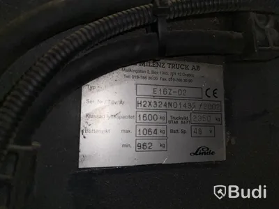 Truck Linde E16Z-02 med laddare och förlängningsgafflar