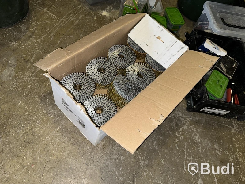 Låda med rundbandsspik