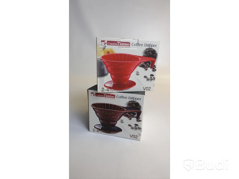 2st CafeDeTiamo Coffee dripper V02 1st röd samt 1st brun