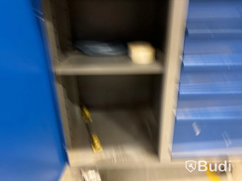 Arbetsbänkar med innehåll - 2 st