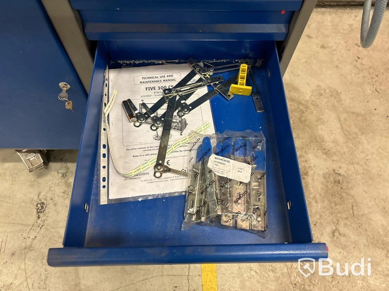Arbetsbänkar med innehåll - 2 st