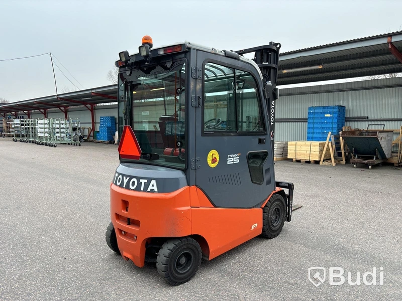 Motviktstruck Toyota Traigo 80 25 | 2041h | 2014