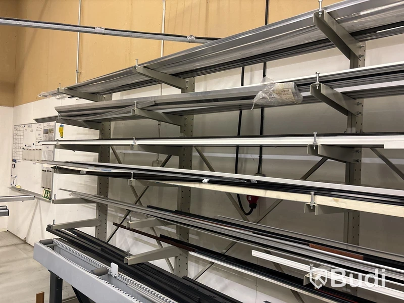 Materialställ inkl. innehåll - 520x75x250 cm