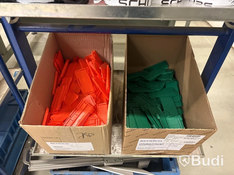Materialvagnar med innehåll - 2 st