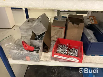 Materialvagnar med innehåll - 2 st