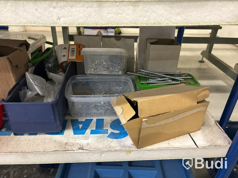 Materialvagnar med innehåll - 2 st