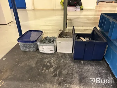 Materialvagnar med innehåll - 2 st