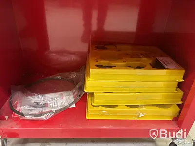 Arbetssvagnar med innehåll - 3 st