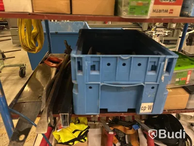 Materialvagn med innehåll