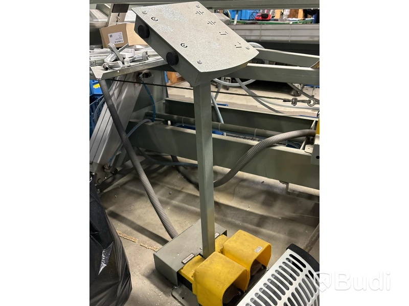 Pneumatiskt tippbart montagebord Emmegi Five 300 CS - 2010