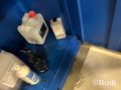 Verkstadsskåp med innehåll - 2 st