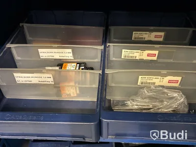 Verkstadsskåp med innehåll - 2 st